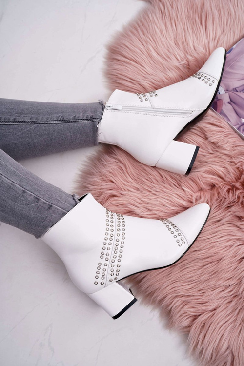 Жіночі гострі чоботи на шпильці білі Primma