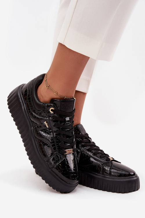 Лаковані жіночі кросівки на платформі Lee Cooper LCJ-25-09-3870 Чорні
