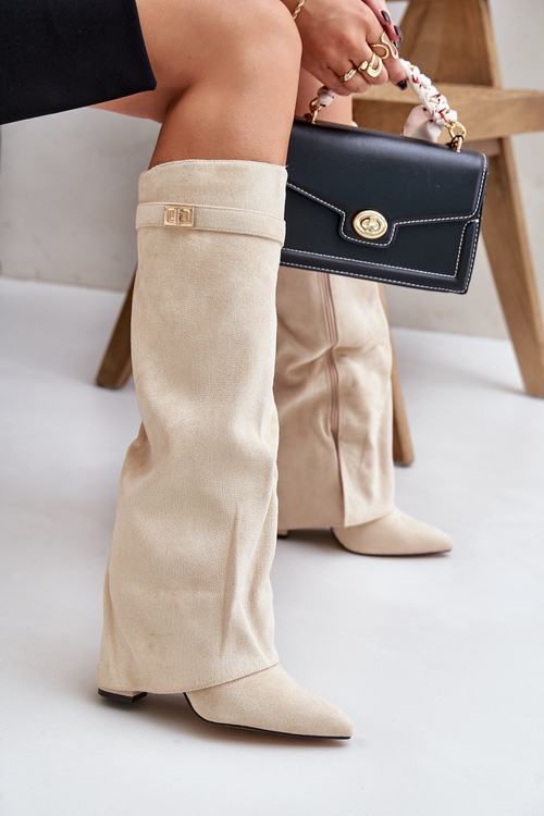Утеплені світло-бежеві чоботи на підборах зі складеною халявою Urelli