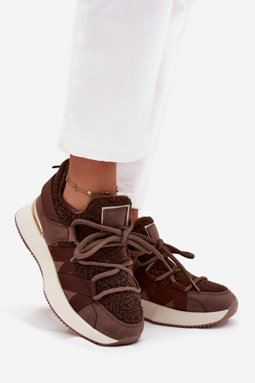Ізольовані жіночі кросівки на платформі коричневі Juvira