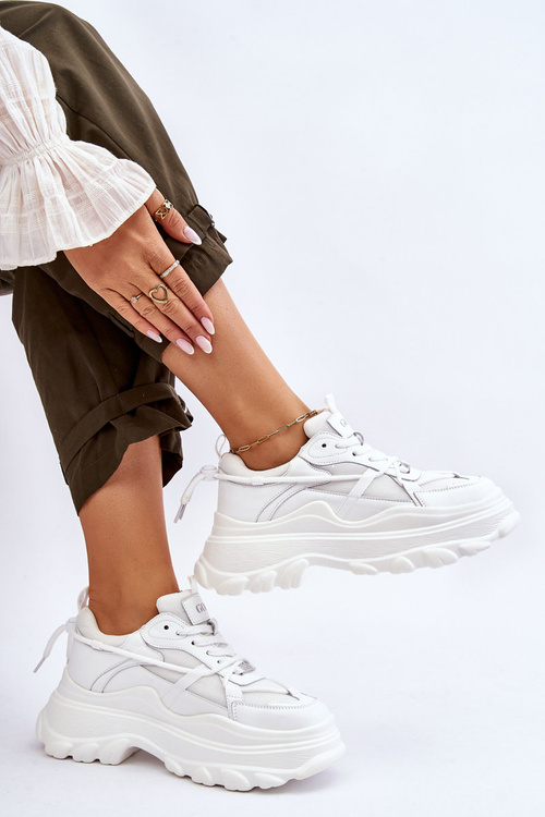 Спортивне взуття на масивній платформі GOE LL2N4029 біле