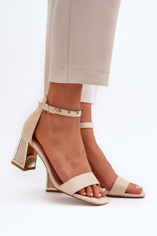 Бежеві замшеві босоніжки з блоковим каблуком Pholia