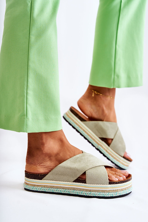 Жіночі замшеві тапочки на платформі зелені Neriko