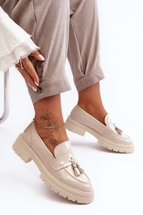 Лаковані лофери з бахромою світло-бежевий Velenase