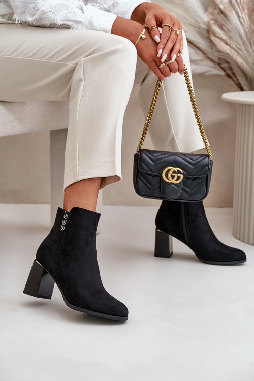 Теплі еко-замшеві жіночі ботильйони на каблуці, блискавка, чорні Erillia