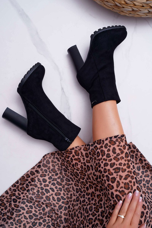 Жіночі черевики на шпильці замшеві чорні Cadillac