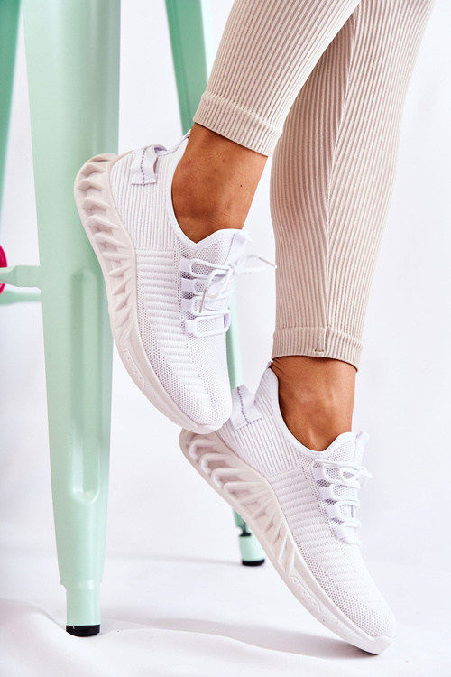 Жіноче взуття зі спортивного матеріалу White Lenney