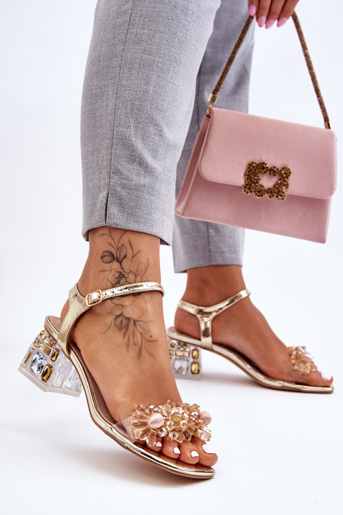 Жіночі босоніжки на низьких підборах з орнаментом золото Benicio