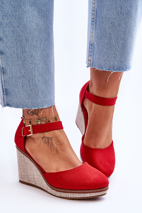 Жіночі класичні босоніжки на танкетці Red Malani