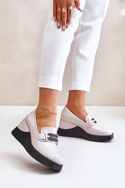 Лаковані мокасини на танкетці Сірі Vinceza 58337