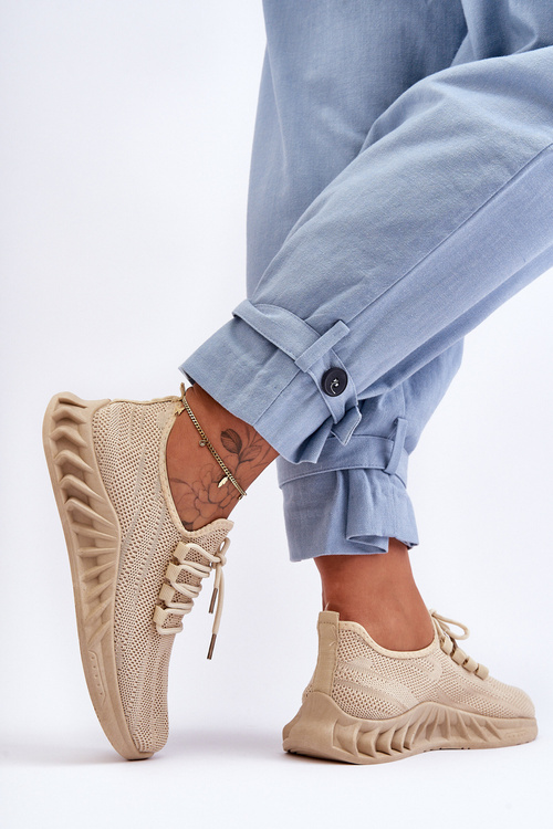 Жіночі кросівки сліпони тканинні бежеві Venett