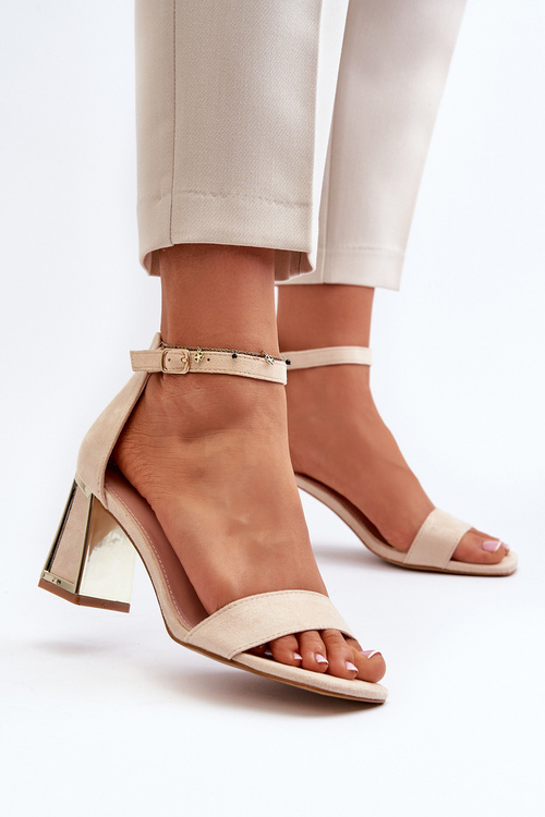 Бежеві замшеві босоніжки з блоковим каблуком Pholia