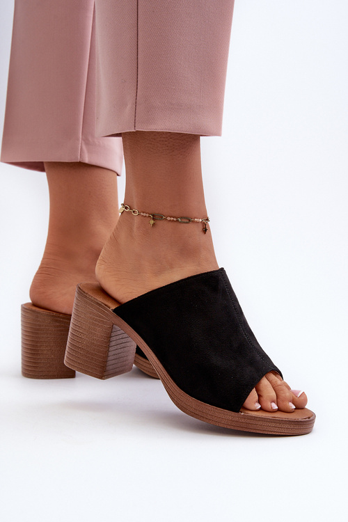 Елегантні світлі жіночі босоніжки на підборах бежеві Varnila