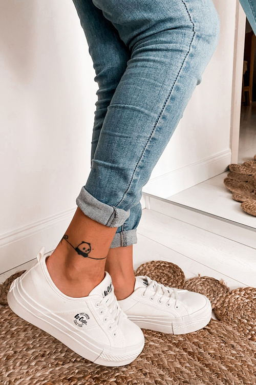 Кросівки на платформі Lee Cooper LCW-22-31-0837L білі