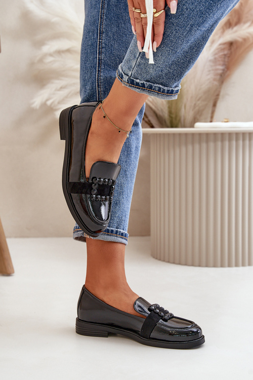Лаковані жіночі мокасини з декором чорні Vinceza 58389
