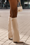 Чоботи жіночі з екошкіри на підборах світло-бежеві Avamora