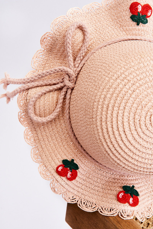 Шапка дитяча з вишнею рожева