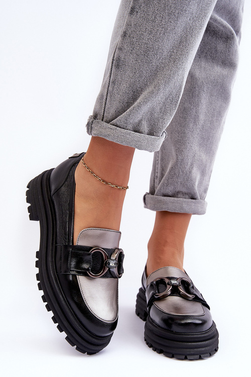 Жіночі шкіряні лофери на плоскому каблуці чорні Elkiza