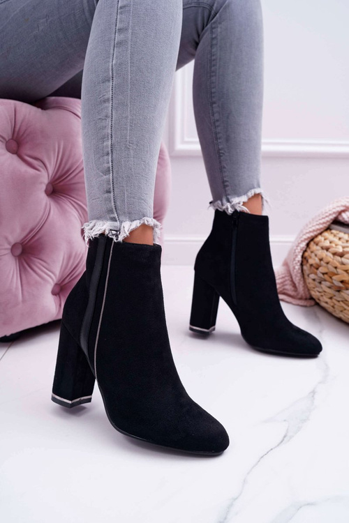 Чоботи жіночі на підборах чорні Domeno