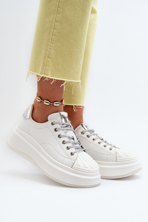 Жіночі шкіряні кросівки на платформі GOE NN2N4033 Білі