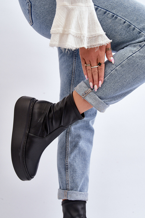 Чорні шкіряні жіночі черевики Zazoo 3395 на масивній платформі