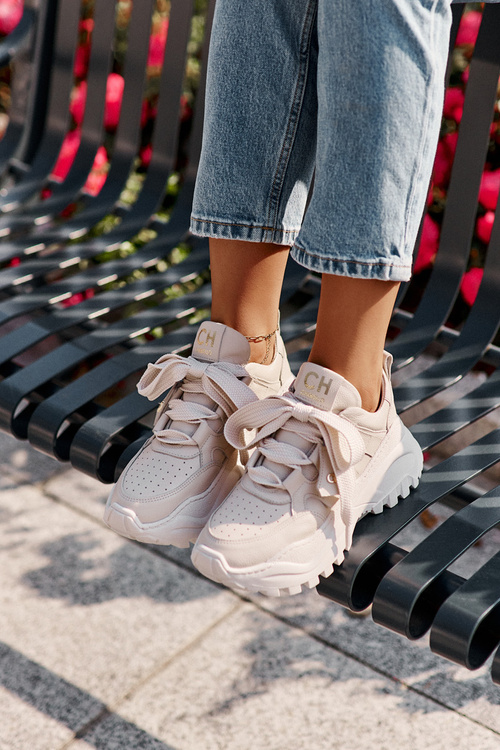 Жіночі шкіряні кросівки CheBello 4583 бежевого кольору