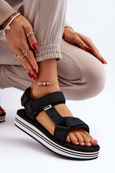 Жіночі босоніжки на платформі Lee Cooper LCW-24-05-2753L чорні