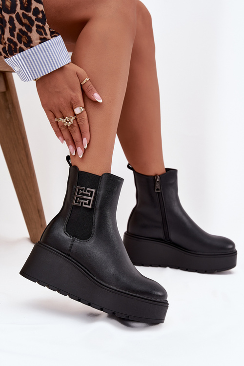 Теплі жіночі чоботи на платформі з оздоблювальним деталем Vinceza 58551 Чорний