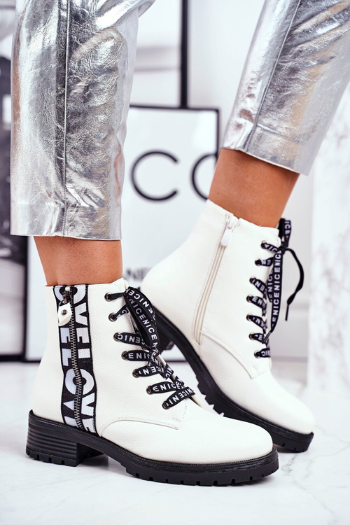 Жіночі черевики на плоскому ходу білі Verso