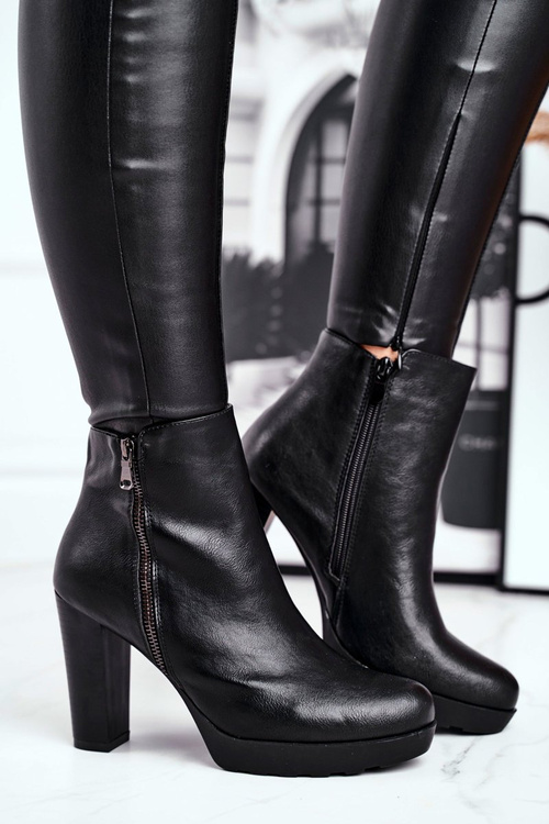 Чоботи жіночі на підборах чорні Eugene