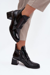 Шкіряні лаковані чоботи на каблуці з декоративним елементом ізольовані Zazoo 60560 Чорні
