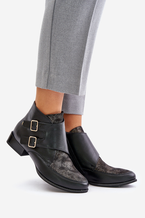 Шкіряні ботильйони на низькому каблуці та пряжках Maciejka 06696-01 Чорні