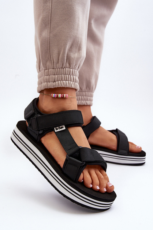 Жіночі босоніжки на платформі Lee Cooper LCW-24-05-2753L чорні