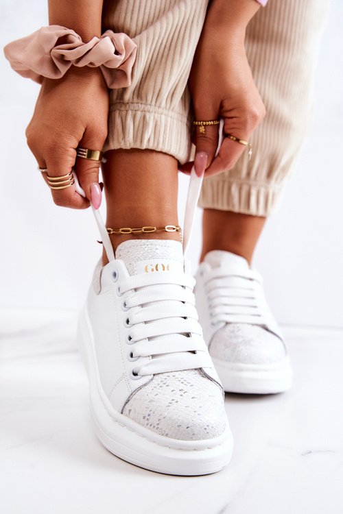 Жіноче спортивне взуття GOE JJ2N4053 Білий