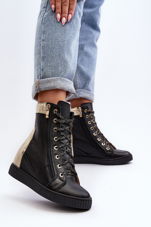 Чорні жіночі шкіряні кросівки на танкетці Zazoo 3081