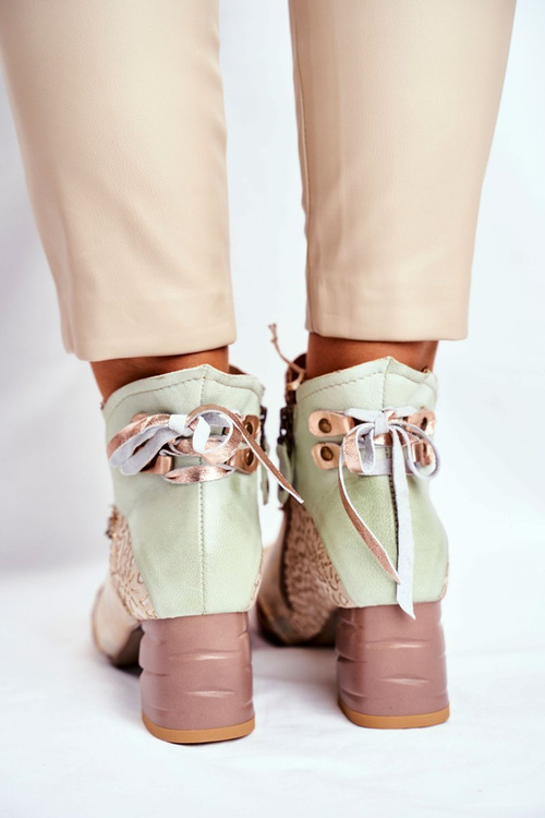 Чоботи жіночі на підборах Maciejka Leather Beige 03410-04