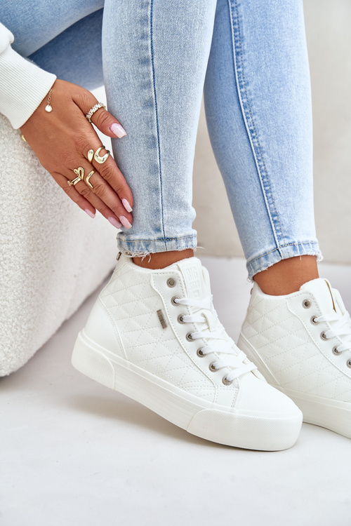 Утеплені жіночі кросівки зі швами білі Big Star OO274A479