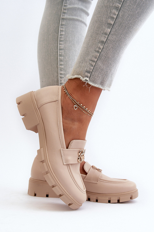 Елегантні жіночі лофери із золотим декором бежеві Tosisa