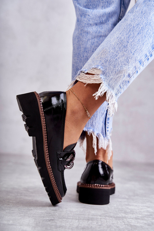 Лаковані лофери на чорній платформі Reidun