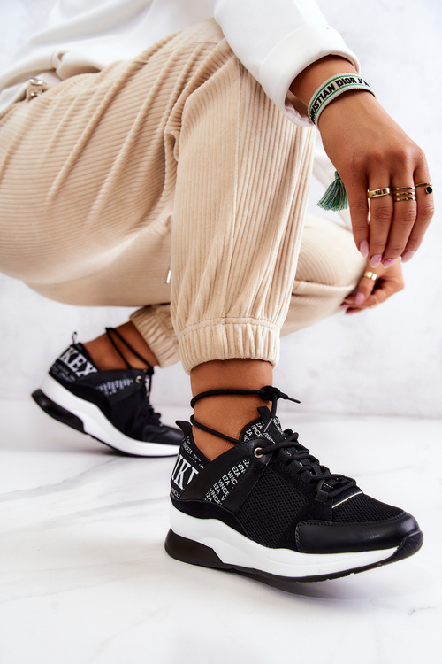 Спортивне взуття Кросівки на танкетці Чорні Lorey