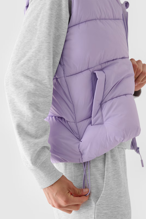 Жіноча пухова жилетка з капюшоном фіолетова 4F 4FWAW24TVJAF141-52S