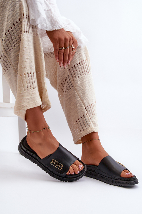 Чорні жіночі шкіряні босоніжки на платформі Zazoo 50101