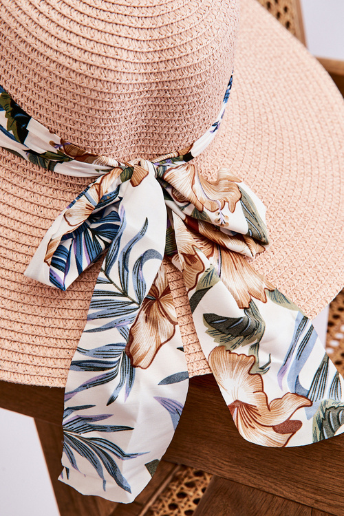 Елегантний жіночий капелюшок з бантом з тканини рожевий