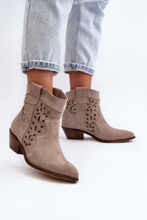 Бежеві замшеві ботильйони з вирізом Zazoo 2870