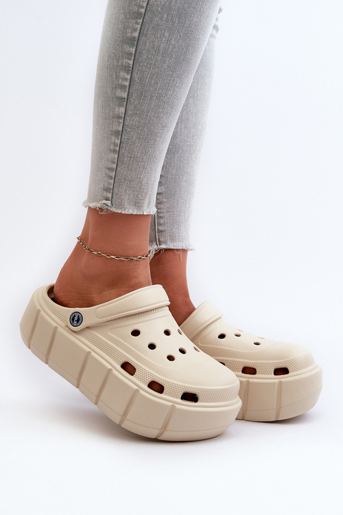 Жіночі пінопластові босоніжки на платформі бежевого кольору Itubia