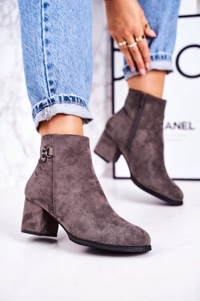 Класичні жіночі утеплені чоботи на каблуці Сірі Success