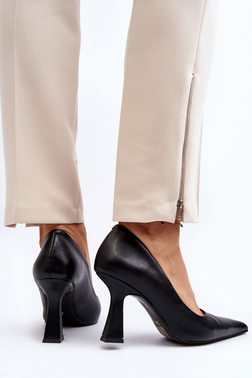 Класичні туфлі з гострим носком на високих підборах чорні Delimena