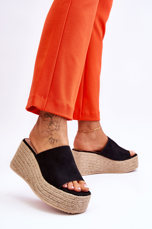 Жіночі тапочки на танкетці та платформі чорні Ysabel