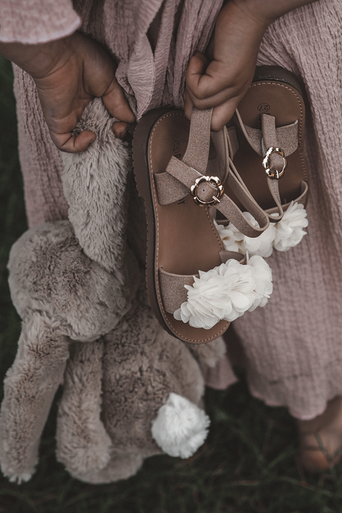 Модні дитячі босоніжки з квіточками Бежево-золоті полі