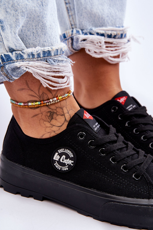 Жіночі кросівки на низькій платформі Lee Cooper LCW-23-44-1652L чорні